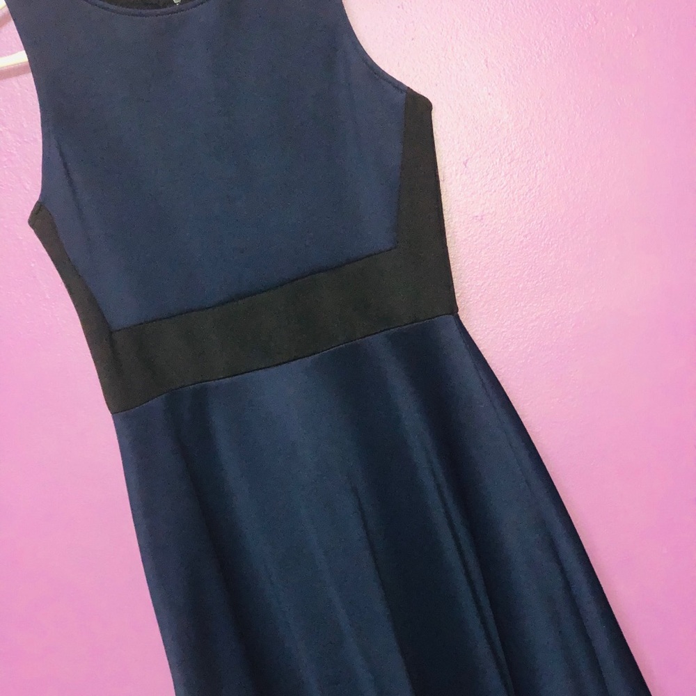 Dress - Picture 3 of 6